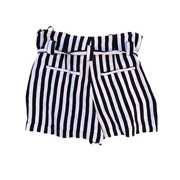 L'AGENCE Belted Silk Shorts Sz 4 EUC Black Lavender Stripe - Picture 3 of 5